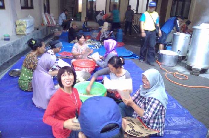 Pemkot Mojokerto Dirikan Dapur Umum untuk Korban Banjir Luapan Kali Sadar