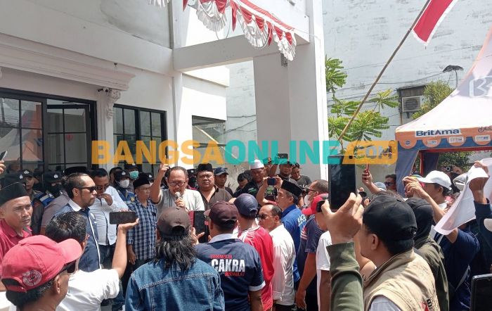 Aktivis Gertap Geruduk Bawaslu Pasuruan Buntut Dugaan Kerja Sama Dukungan Paslon dengan PPDI