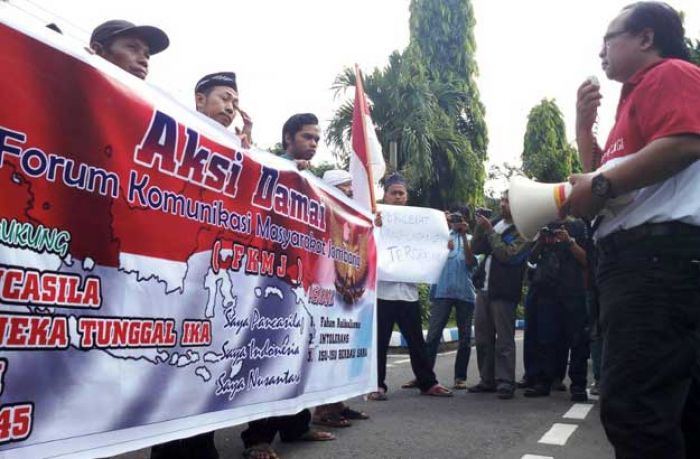 FKMJ Aksi Damai Serahkan Petisi ke Polres Jombang, Desak Sahkan RUU Anti Terorisme