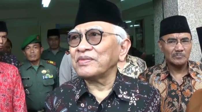 Hadiri Dialog di Salah Satu PTS Malang, Gus Mus Ajak Tangkal Hoax