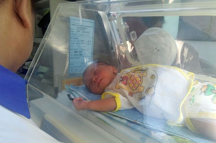 Begini Kondisi Bayi Tanpa Anus Asal Pamekasan Usai Dioperasi di Surabaya 