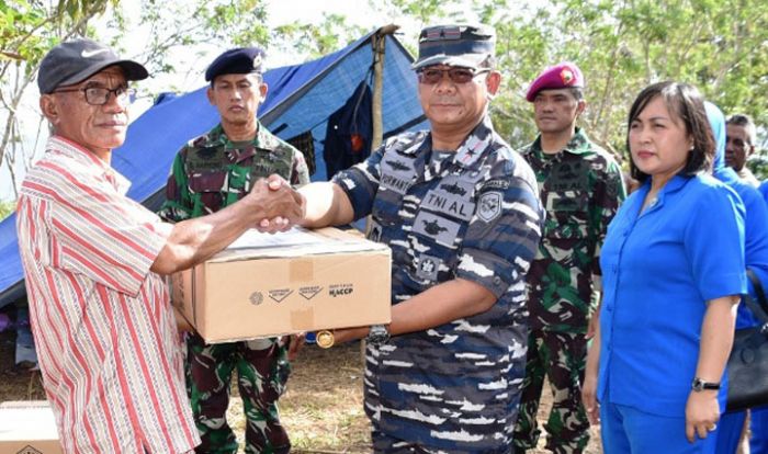 Koarmada III Salurkan Bantuan Peduli Korban  Gempa Pulau Ambon Melalui Lantamal IX 