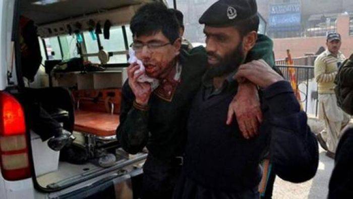Taliban Bunuh 130 Orang,  Shahrukh Khan Seperti Melihat Malaikat Kematian