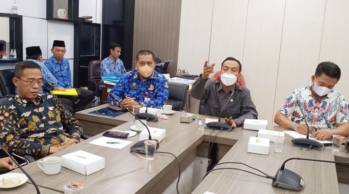 Komisi I DPRD Gresik Rekomendasikan Inspektorat Tangani Tarikan Atribut PDU Pelantikan Kades