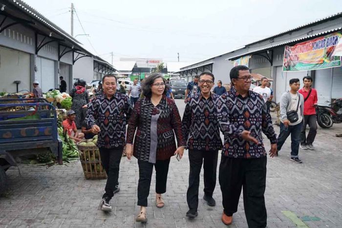 Pj Wali Kota Kediri Resmikan Pembangunan Pasar Grosir Ngronggo dan Launching Serbu Pasar