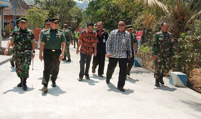 ​Tim Wasev Pusterad Mabes TNI AD Tinjau Program TMMD ke-106 di Ponorogo