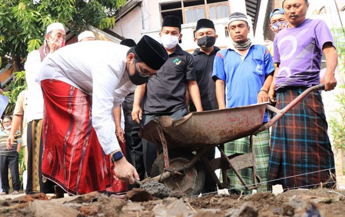 ​Plt. Wali Kota Pasuruan Lakukan Peletakan Batu Pertama Masjid Nur Aswaja