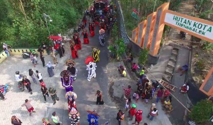 Kirab dan Ziarah Makam Eyang Kawak Ditetapkan jadi Event Tahunan Hutan Kota Gunung Ja