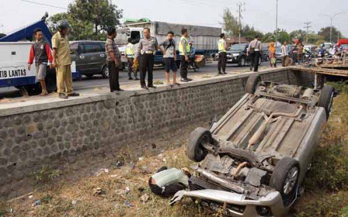 Kecelakaan di Mojoagung Jombang: Ertiga Hantam Motor, 1 Tewas