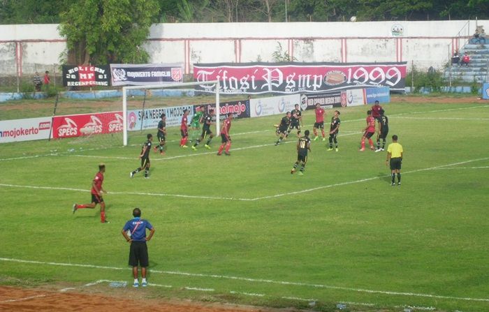 Cukur Semen Padang FC 3-1, PSMP Menuju 4 Besar Liga II