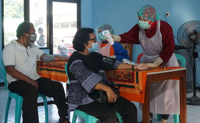 Dekatkan Sasaran, Vaksinasi Lansia Burengan Kota Kediri Digelar di Kelurahan