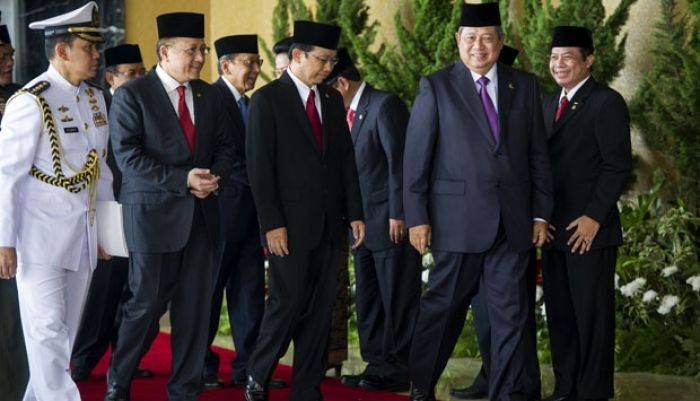 Marzuki Alie Pingsan saat Nunggu Pidato Kenegaraan Presiden SBY