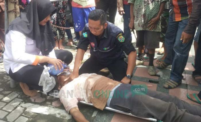 Pria Terkapar di Trotoar Gegerkan Warga dan Pengguna Jalan P. Sudirman, Diduga Sakaratul Maut