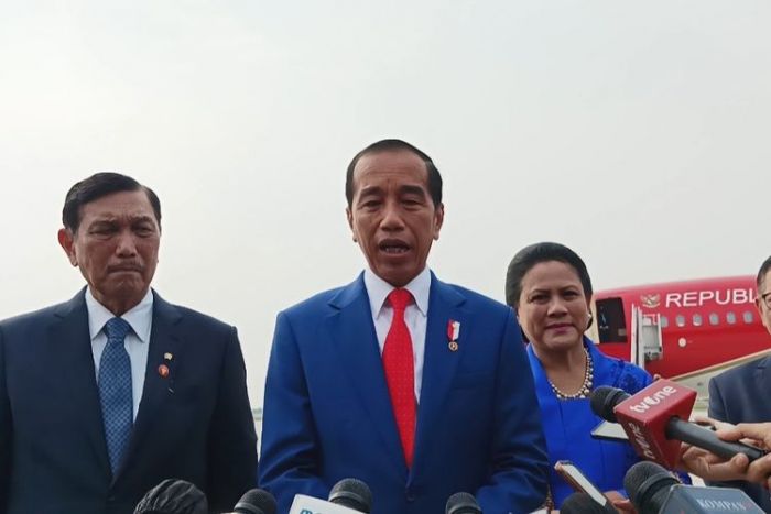 Presiden Jokowi Tunjuk Mahfud MD Jadi Plt Menkominfo