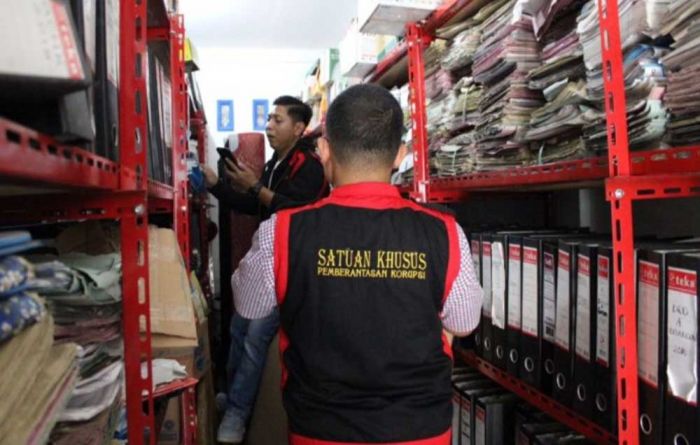 Penyidik Kejari Geledah Kantor PDAM Tirta Penataran Milik Pemkab Blitar