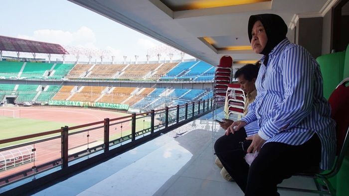 Risma Pimpin Pembenahan Stadion GBT Jelang Leg 1 Final Piala Presiden