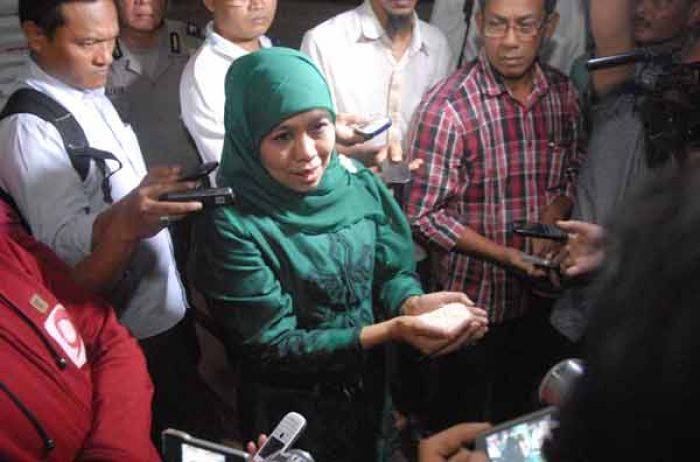 Sidak Raskin di Jombang, Mensos Temukan Beras Berkutu dan Mangkak