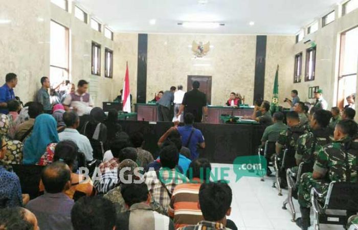 Kawal Sidang Gugatan Perkebunan Kaligentong, Ratusan Warga Datangi PN Tulungagung