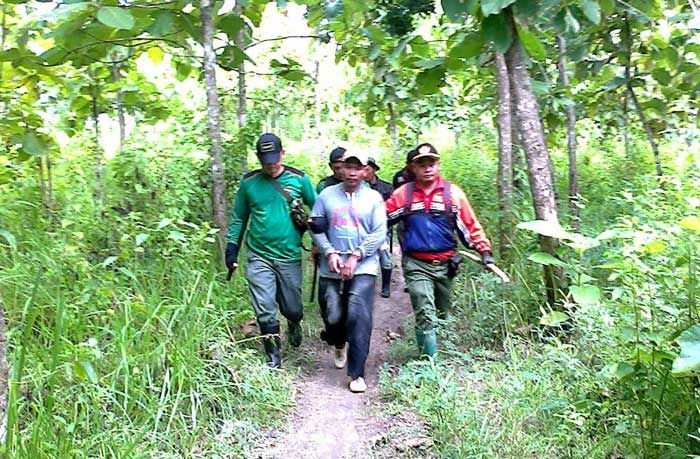 RPH Bate Tangkap Pelaku Penebangan Pohon di Kawasan KPH Jatirogo