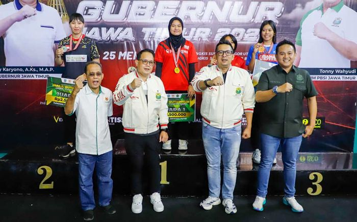 Serahkan Medali Kejuaraan Bulu Tangkis Piala Gubernur, Adhy Berharap Sumbang Medali di PON