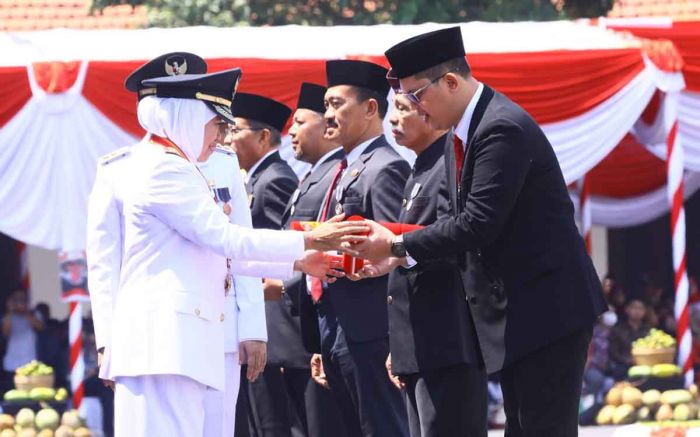 HUT ke-78 RI, Khofifah Bangun Optimisme Jatim Terus Maju dan Melaju Menuju Indonesia Emas 2045