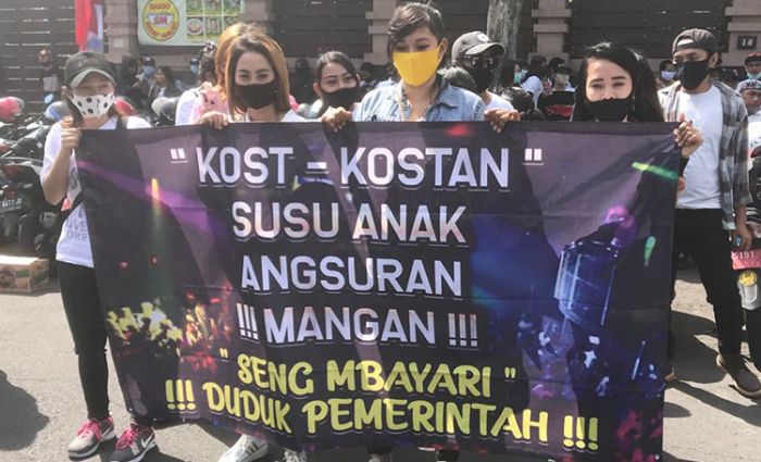 ​Tak Tahan Menganggur Lama, Ratusan Purel Demo Tolak Perwali 33