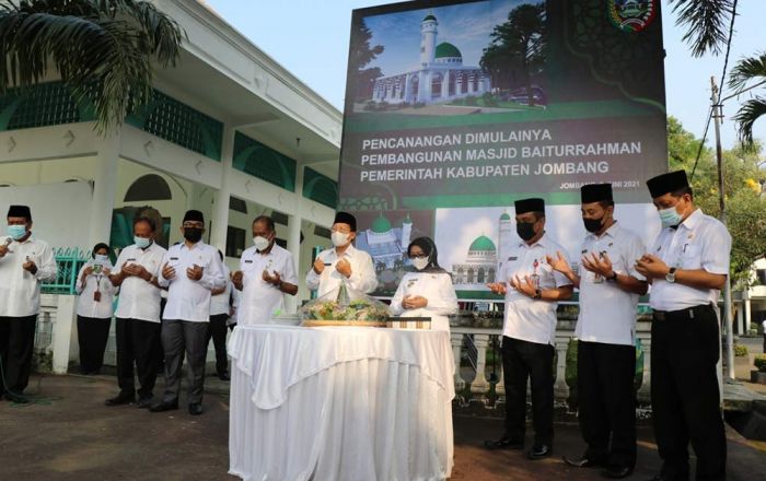 Bupati Mundjidah Canangkan Renovasi Masjid di Lingkup Pemkab Jombang