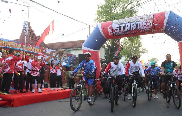 Sambut Hari Bhayangkara ke-78, Polres Mojokerto Kota Gandeng TNI Gelar Sepeda Santai
