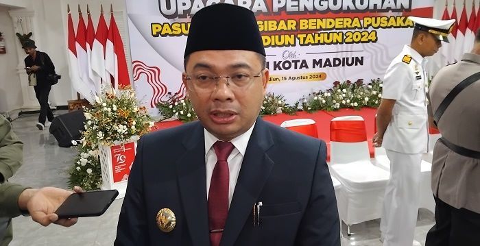 Kukuhkan Paskibraka Kota Madiun untuk HUT Ke-79 RI, Pj Wali Kota Beri Pesan Mendalam