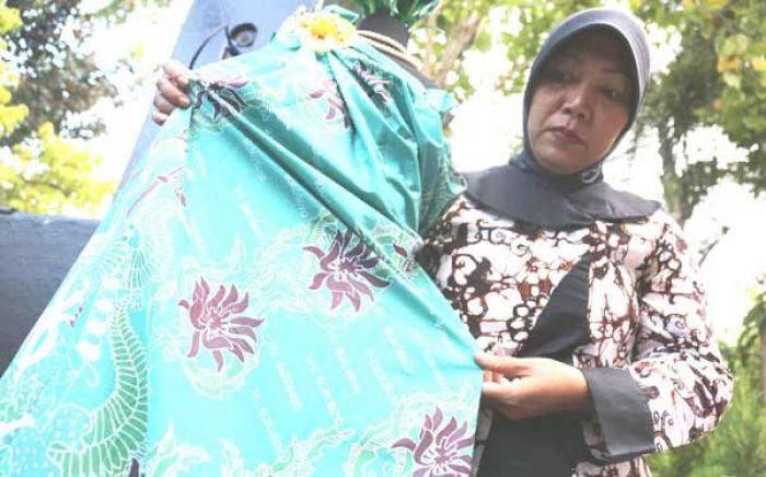 Risma-Whisnu Berharap Batik Surabaya Jadi Komoditas Andalan di Era Pasar Bebas