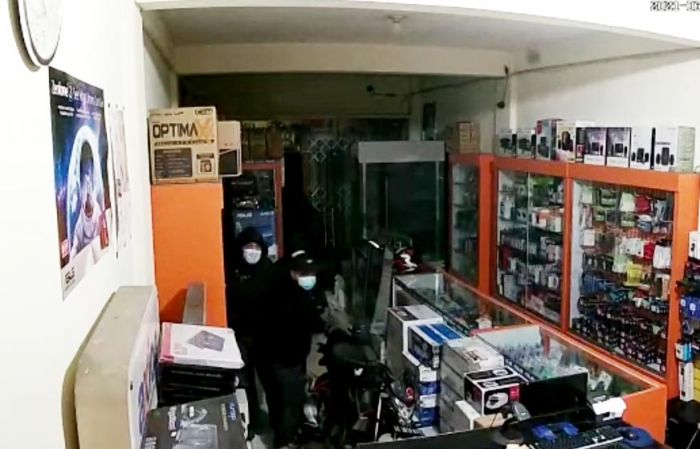 Dua Terduga Pelaku Pembobolan Toko Laptop di Blitar Diamankan di Madiun