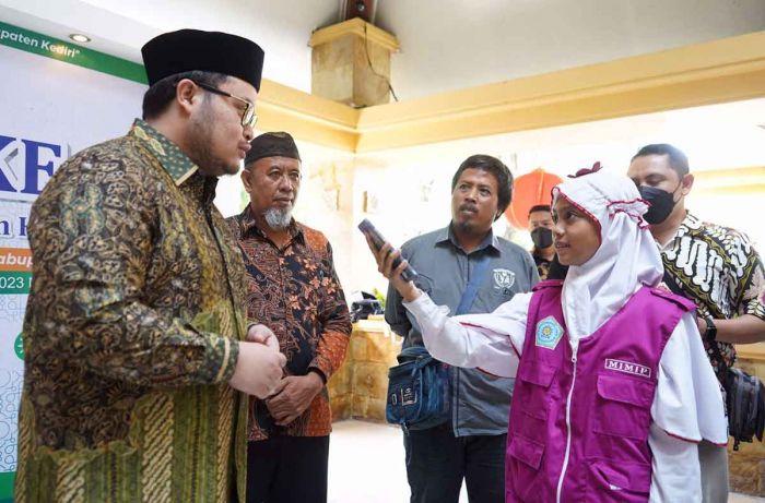 Hadiri Musda Muhammadiyah VII, Bupati Kediri Diwawancarai Wartawan Cilik