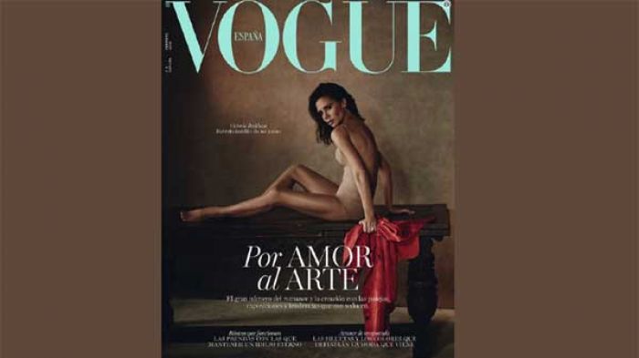 Victoria Beckham Tampil Nyaris Telanjang untuk Vogue