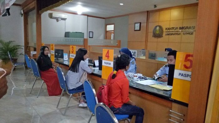 ​CJH Kabupaten Blitar Mulai Urus Paspor di Kantor Imigrasi