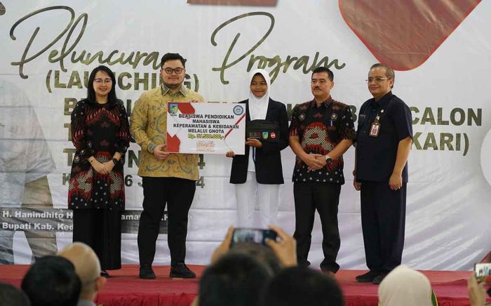 Launching Beasiswa Becak Kari, Bupati Kediri Wujudkan Mimpi Warganya Sekolah Ilmu Kesehatan Gratis