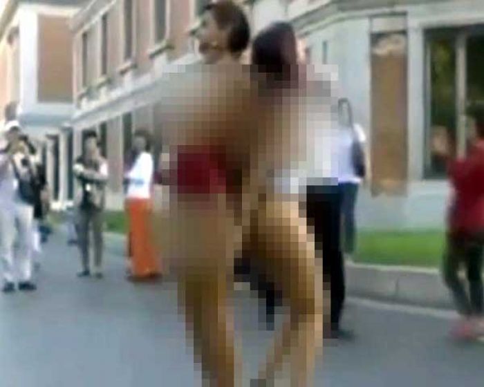Astaghfirullah, Dua Bintang Porno Spanyol Foto-foto Telanjang di ...