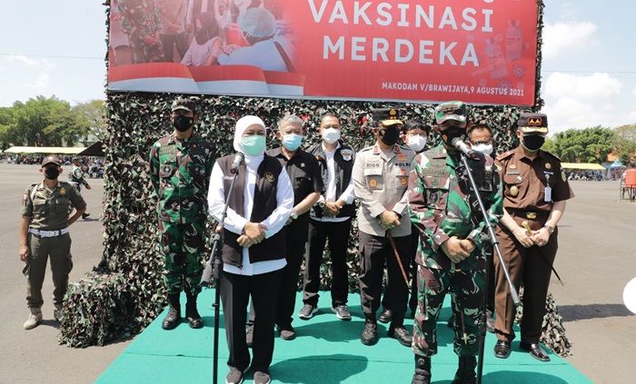 Kolaborasi Akselerasi Vaksinasi Covid-19 di Surabaya Terus Berjalan
