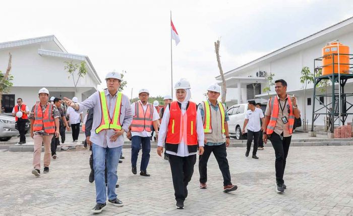 Tinjau PPSLB3 di Mojokerto, Gubernur Khofifah: Jadi Solusi Atasi Masalah Limbah B3 di Jawa Timur