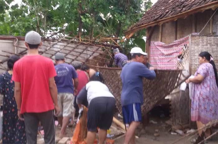 Puting Beliung Robohkan Rumah di Padangan Bojonegoro