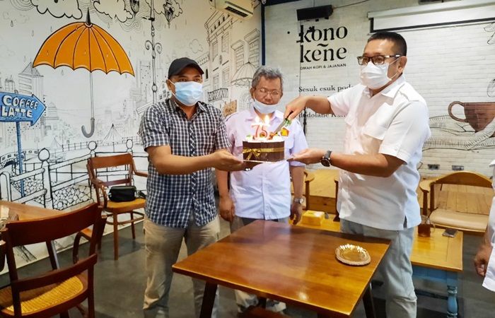 ​Rayakan HPN ke-75, Wihadi Potong Kue Bersama Awak Media