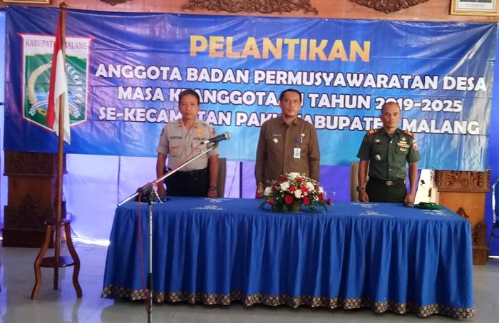 Camat Pakis Malang Lantik 119 Anggota BPD Periode 2019-2025