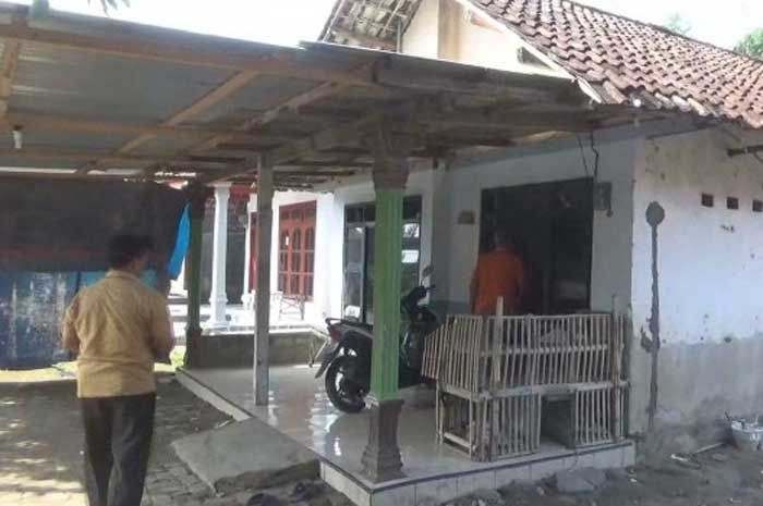 Orang Tua Terduga Teroris di Jombang Syok Anaknya Ditangkap Densus 88