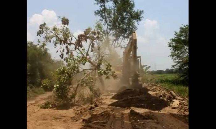 Pelaksana Proyek Jual Tanah Uruk, Normalisasi Sungai Cangkringan Nganjuk Diprotes