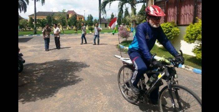 Andik, Kakek 70 Tahun yang Jelajahi Jawa-Bali Selama 7 Bulan Gunakan Sepeda