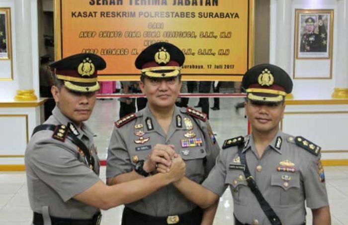Kapolrestabes Surabaya Pimpin Sertijab Kasatreskrim Polrestabes Surabaya yang Baru