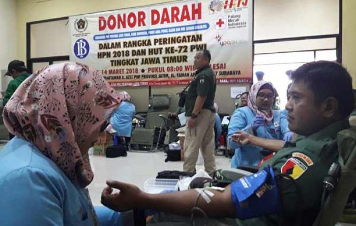 ​TNI-Polri Meriahkan Donor Darah HPN