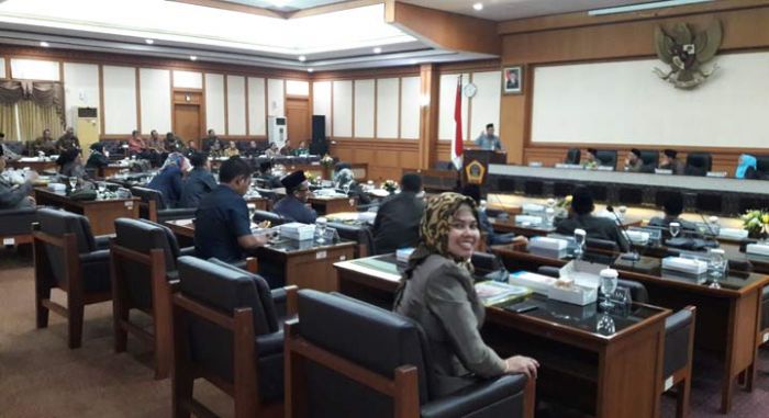 DPRD Gresik Sampaikan 18 Rekomendasi Terhadap LKPj Pelaksanaan APBD 2018