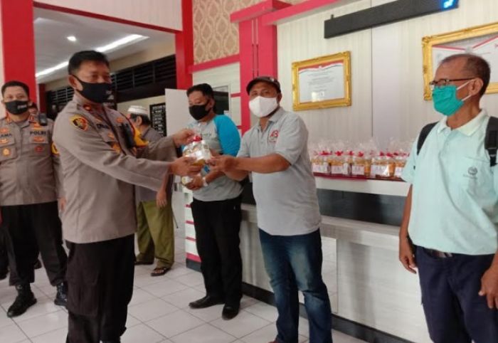 ​Polres Bangkalan Berikan Vitamin C pada Wartawan untuk Jaga Daya Tahan Tubuh