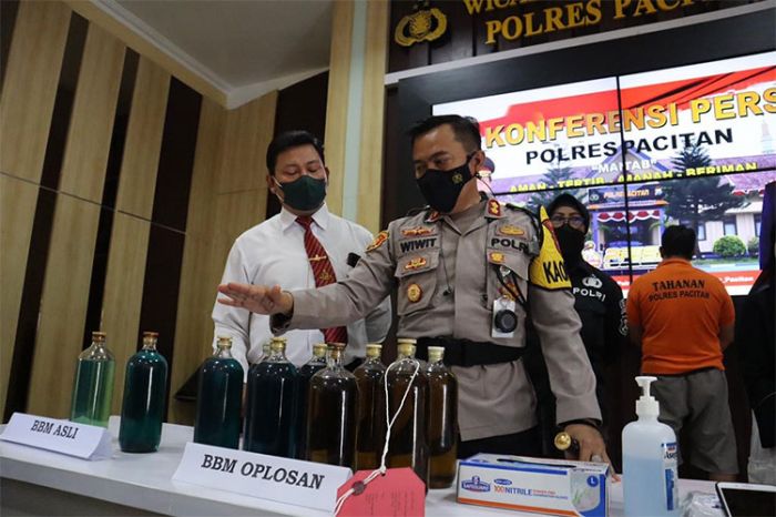 Polres Pacitan Ringkus Pengoplos BBM