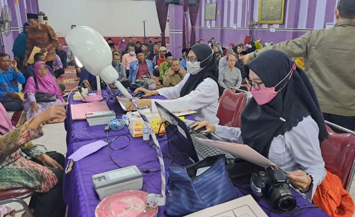 Jemput Bola Calon Jamaah Umrah, Imigrasi Malang Gelar Eazy Passport di Wardah Tour & Travel Lumajang